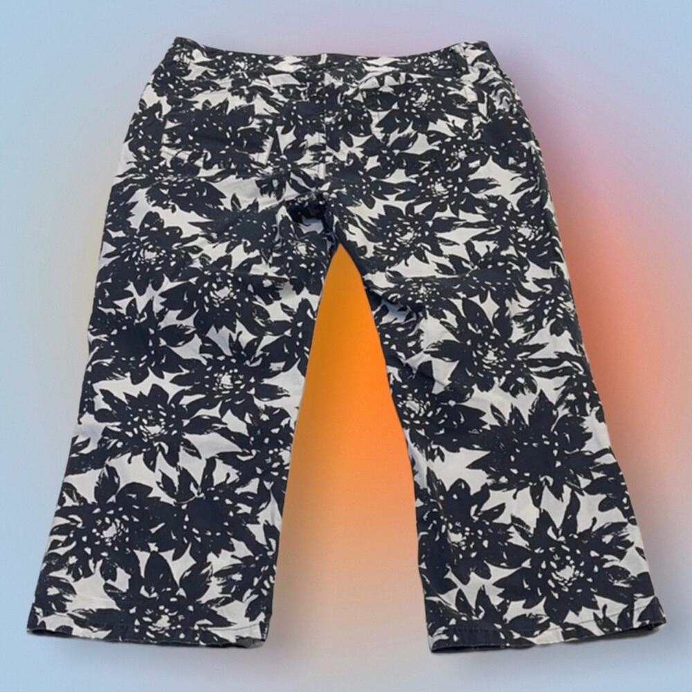 JONES NEW YORK Women’s 8P Black White Capri Pant